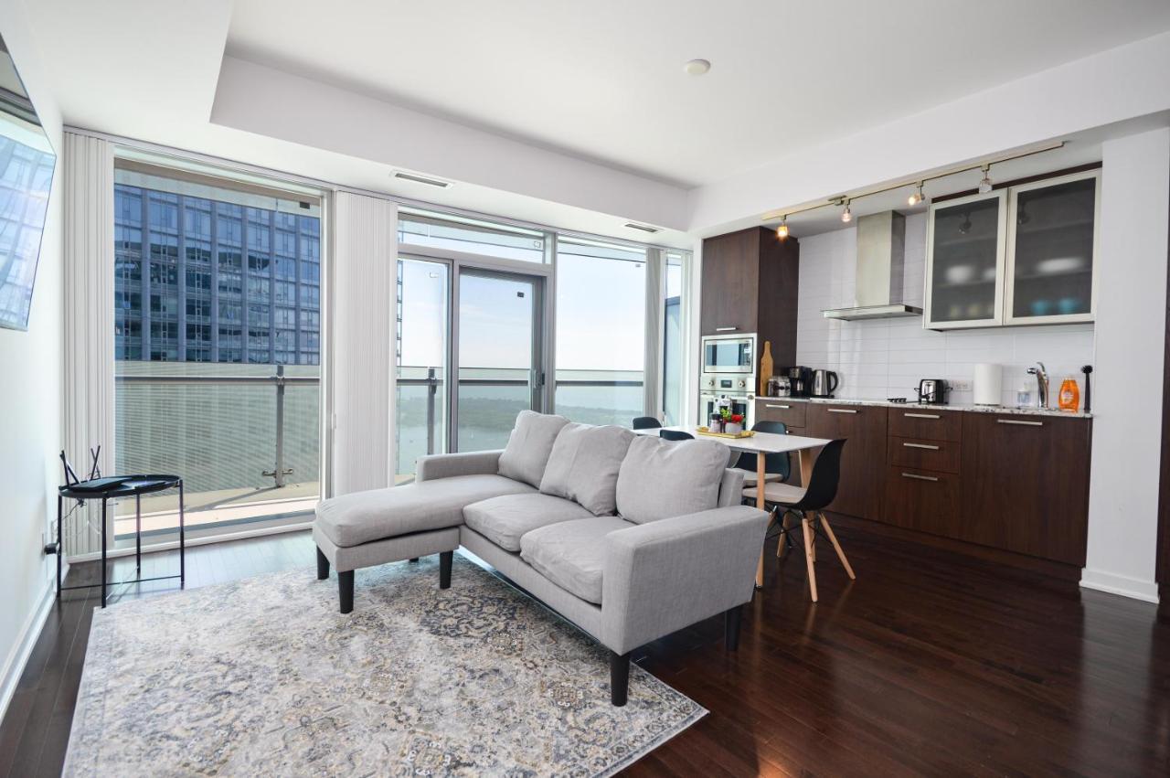 Downtown Toronto Condo Mins From Scotiabank Arena, Tiff, Cn Tower, Union, Mtcc Exterior photo